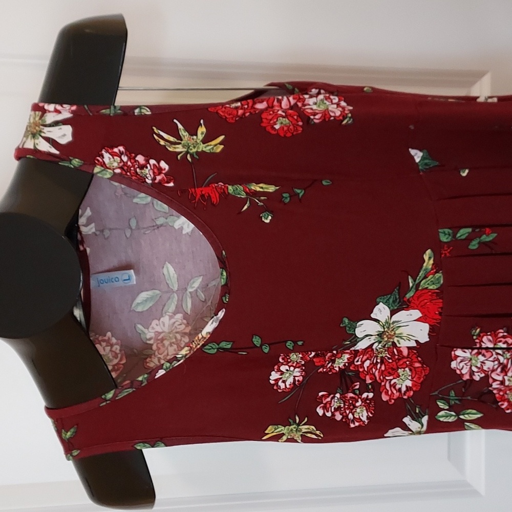 *Burgundy Red Floral Vine Print Sleeveless Dress with Pockets! Size Large
